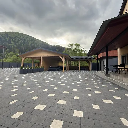 Отель готель-кафе чатина